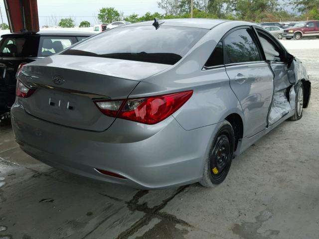 5NPEB4AC9DH682322 - 2013 HYUNDAI SONATA GLS SILVER photo 4