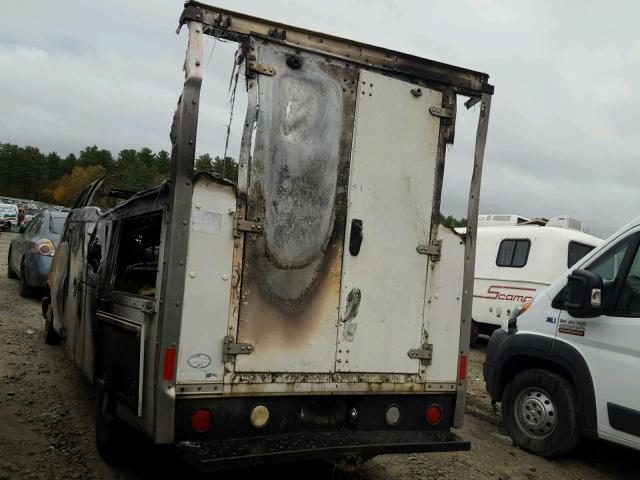 1GDHG31U731182369 - 2003 GMC SAVANA CUT BURN photo 3