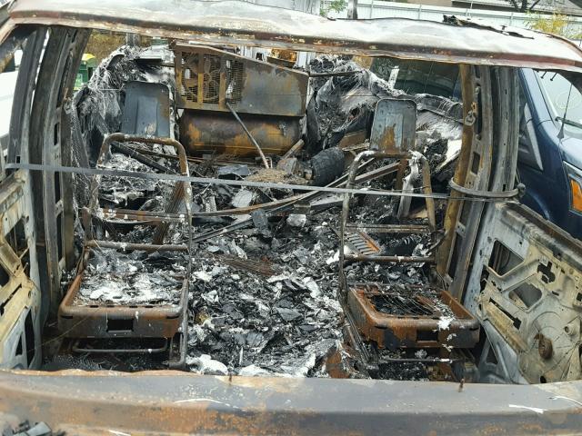 1GDHG31U731182369 - 2003 GMC SAVANA CUT BURN photo 9