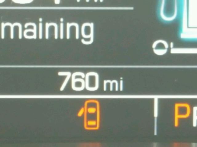 1GCGTCEN0J1224988 - 2018 CHEVROLET COLORADO L RED photo 8