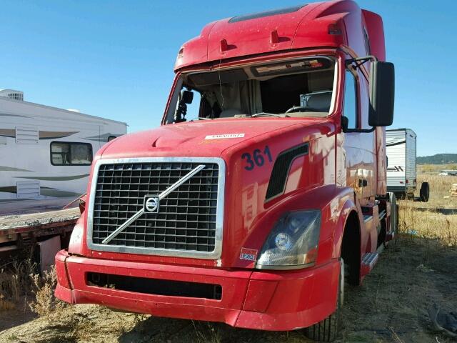 4V4NC9EJ18N485030 - 2008 VOLVO VN VNL RED photo 2