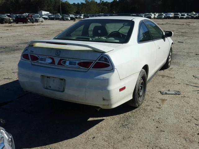 1HGCG32072A008926 - 2002 HONDA ACCORD SE WHITE photo 4