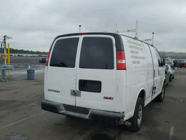 1GTGG25V071213562 - 2007 GMC SAVANA G25 WHITE photo 4