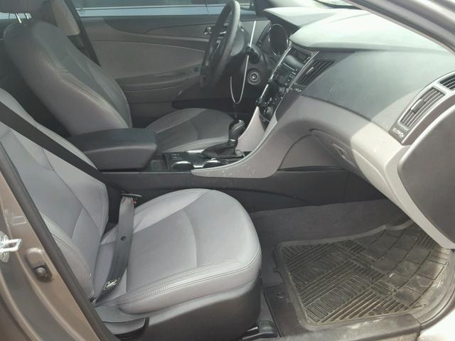 5NPEB4AC9DH588568 - 2013 HYUNDAI SONATA GLS GRAY photo 5