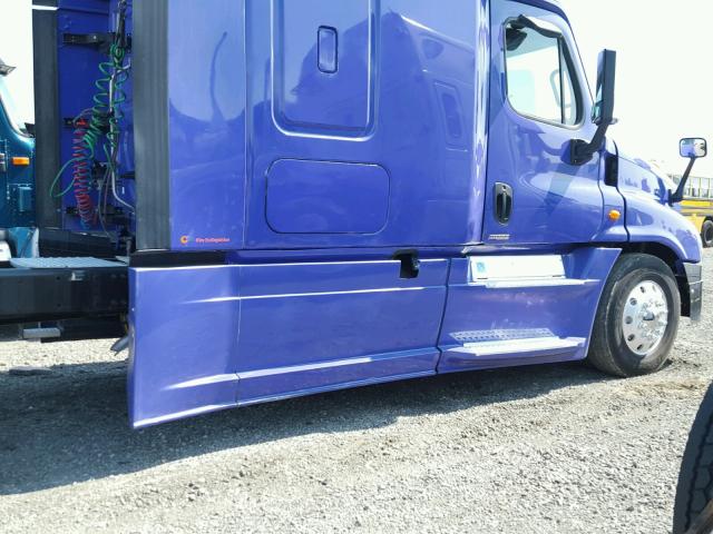 3AKJGLD5XFSGD6693 - 2015 FREIGHTLINER CASCADIA 1 PURPLE photo 9