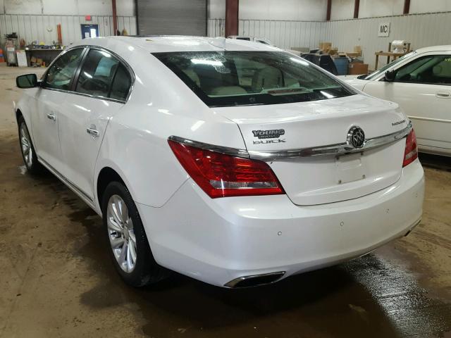 1G4GB5G3XFF149197 - 2015 BUICK LACROSSE WHITE photo 3