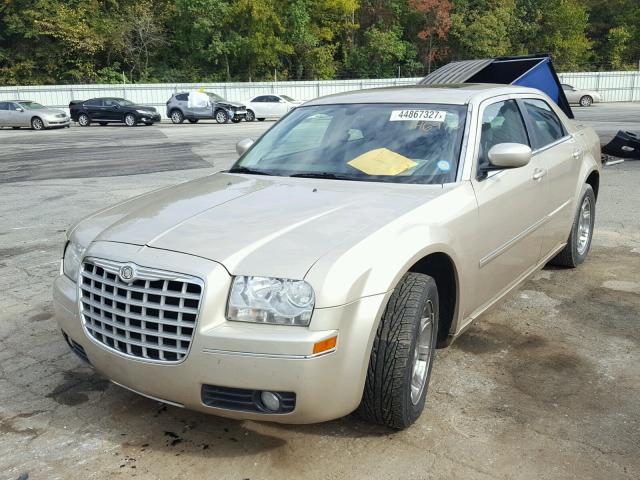 2C3KA53G66H146973 - 2006 CHRYSLER 300 TOURIN BEIGE photo 2