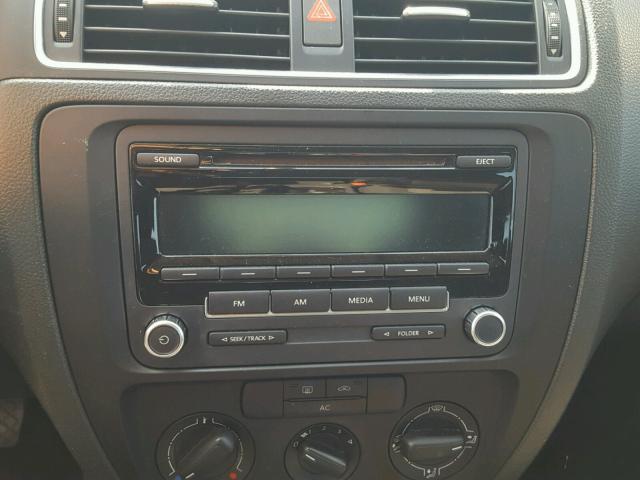 3VW2K7AJ1CM413305 - 2012 VOLKSWAGEN JETTA BASE GRAY photo 9