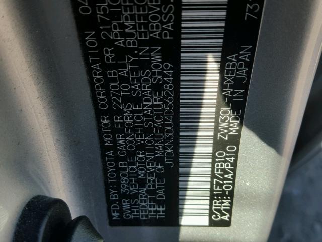 JTDKN3DU4D5628449 - 2013 TOYOTA PRIUS ვერცხლისფერი ფოტო 10