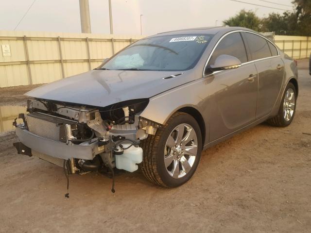 2G4GR5GX0H9127333 - 2017 BUICK REGAL PREM GRAY photo 2