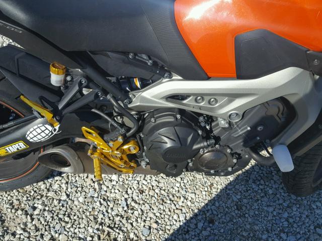 JYARN33E4EA001988 - 2014 YAMAHA FZ09 ORANGE photo 9