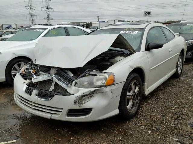 4B3AG42G04E037124 - 2004 DODGE STRATUS WHITE photo 2