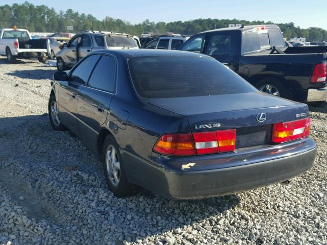 JT8BF28GXX0222932 - 1999 LEXUS ES BLUE photo 3