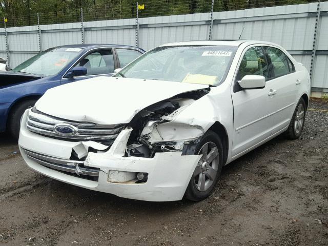 3FAHP07Z18R190721 - 2008 FORD FUSION SE WHITE photo 2