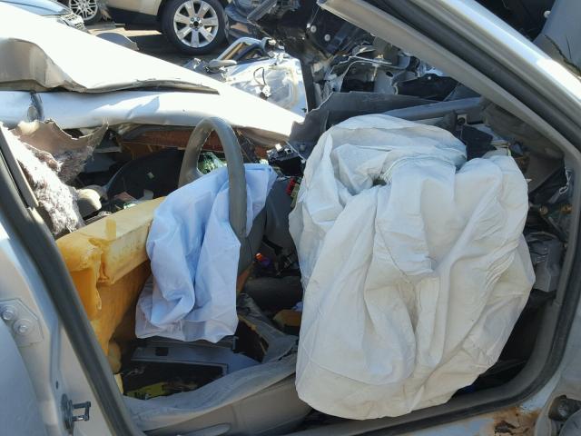 2G1WF52E419223494 - 2001 CHEVROLET IMPALA SILVER photo 5