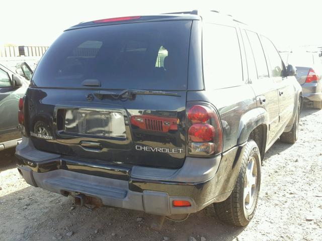 1GNDT13S142441519 - 2004 CHEVROLET TRAILBLAZE BLACK photo 4