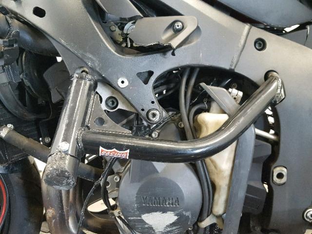 JYARJ06E74A011564 - 2004 YAMAHA YZFR6 L BLACK photo 6