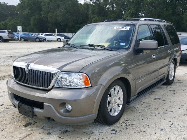 5LMFU27R43LJ39638 - 2003 LINCOLN NAVIGATOR Grün Foto 2