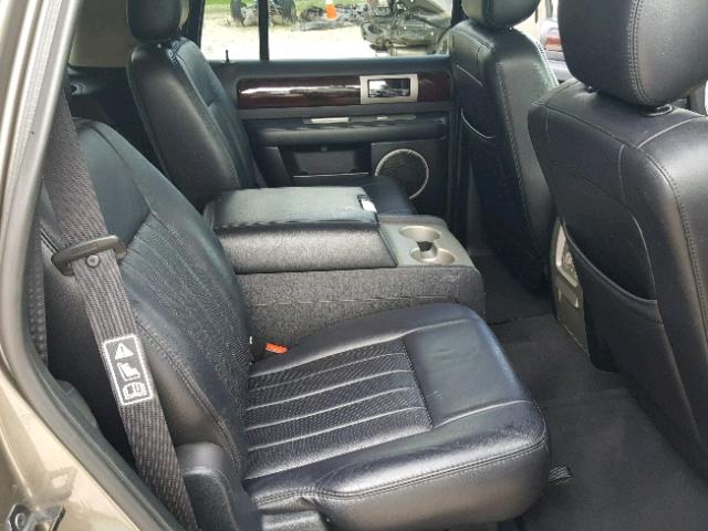 5LMFU27R43LJ39638 - 2003 LINCOLN NAVIGATOR Grün Foto 6