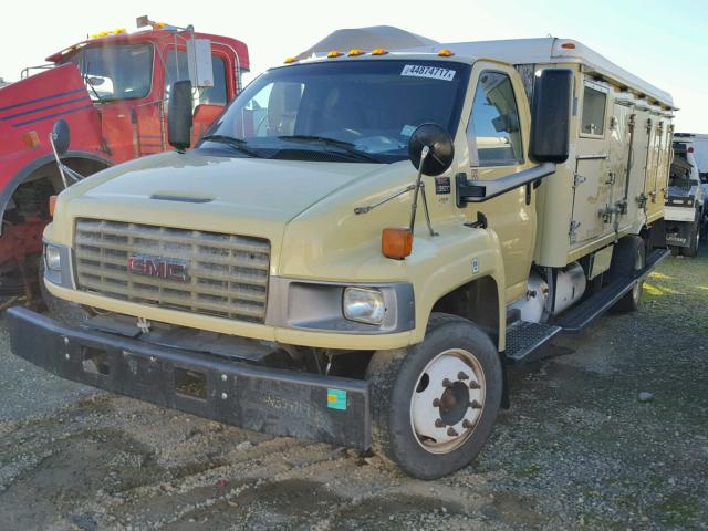 1GDJ5C1G27F401572 - 2007 GMC C5500 C5C0 YELLOW photo 2