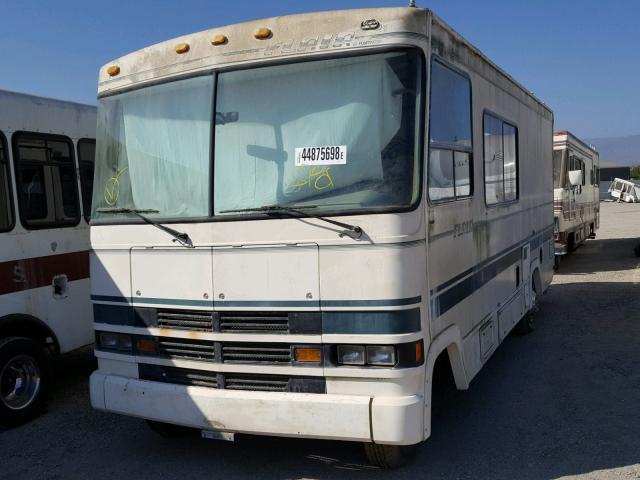 1FCKE33G2LHB28539 - 1990 FLEETWOOD RV WHITE photo 2