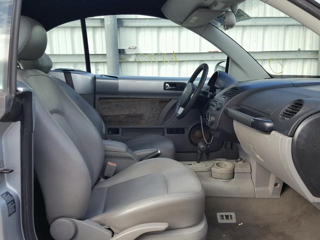 3VWCK21Y73M310801 - 2003 VOLKSWAGEN NEW BEETLE ვერცხლისფერი ფოტო 5