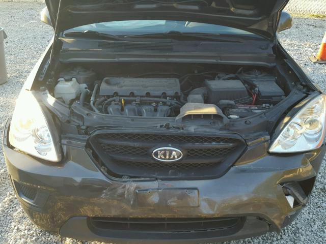 KNAFG528397226167 - 2009 KIA RONDO BASE BROWN photo 7