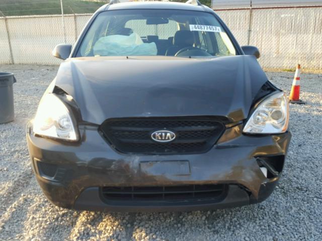 KNAFG528397226167 - 2009 KIA RONDO BASE BROWN photo 9