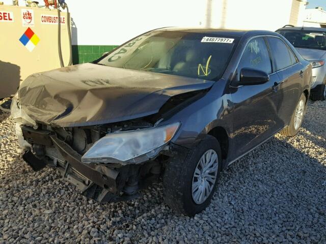 4T4BF1FK0DR284882 - 2013 TOYOTA CAMRY L GRAY photo 2