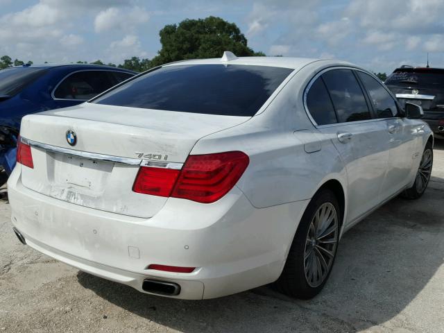 WBAKA4C5XBC613083 - 2011 BMW 740 I WHITE photo 4