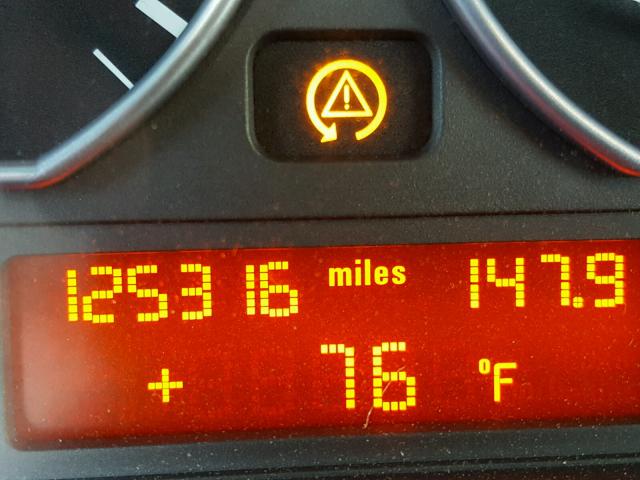 WBAEW53462PG16778 - 2002 BMW 330 BLUE photo 8