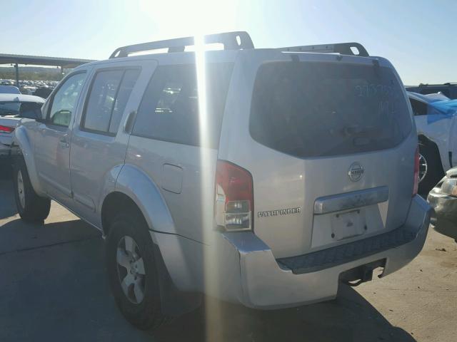 5N1AR18U65C739799 - 2005 NISSAN PATHFINDER SILVER photo 3