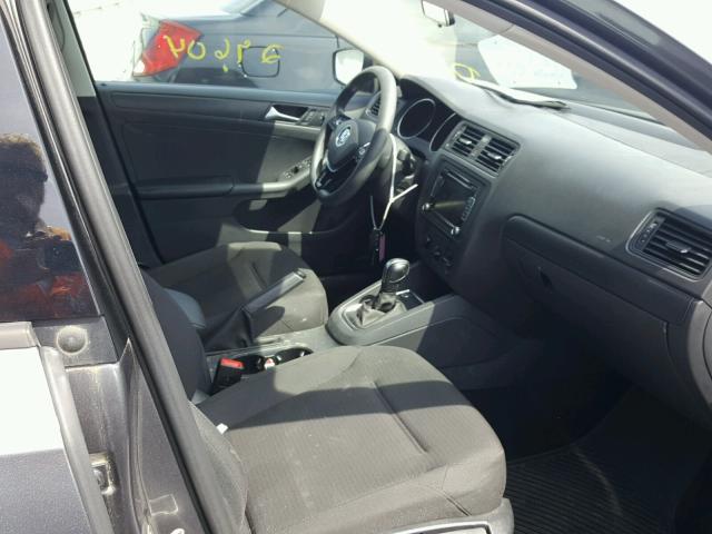 3VW2K7AJ6FM285860 - 2015 VOLKSWAGEN JETTA BASE 灰色 照片 5