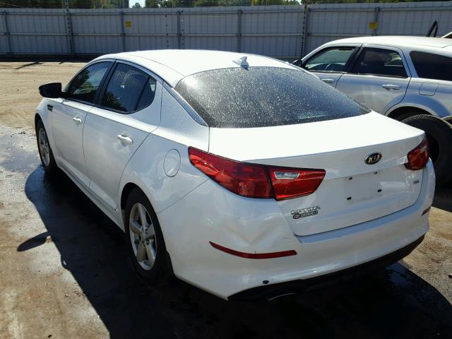 KNAGM4A79F5640335 - 2015 KIA OPTIMA LX WHITE photo 3