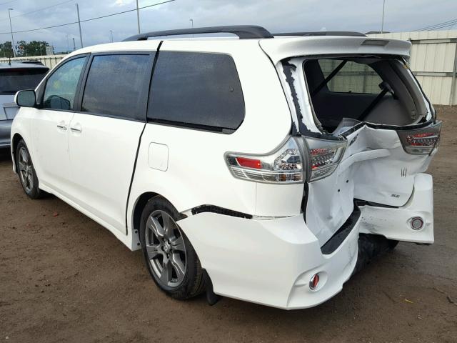 5TDXZ3DC4HS862222 - 2017 TOYOTA SIENNA SE WHITE photo 3