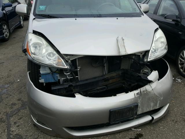 5TDZA22CX6S561125 - 2006 TOYOTA SIENNA SILVER photo 9