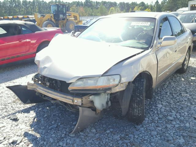 1HGCG5677YA055367 - 2000 HONDA ACCORD SE TAN photo 2