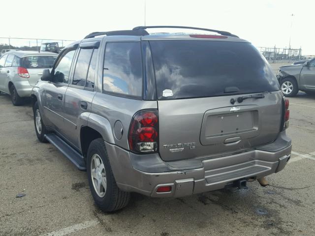 1GNDT13S762142720 - 2006 CHEVROLET TRAILBLAZE GRAY photo 3