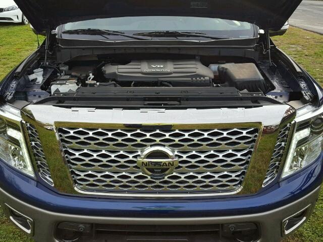 1N6AA1E61HN530607 - 2017 NISSAN TITAN BLUE photo 7