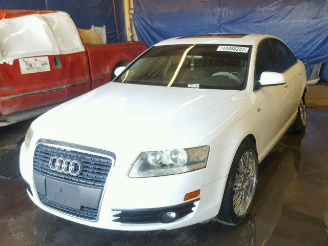 WAUAH74FX7N126655 - 2007 AUDI A6 WHITE photo 2