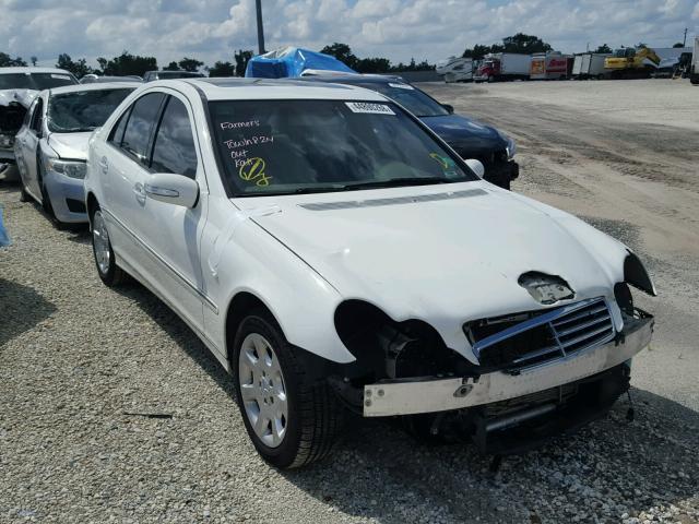 WDBRF87H16F771748 - 2006 MERCEDES-BENZ C 350 4MAT WHITE photo 1