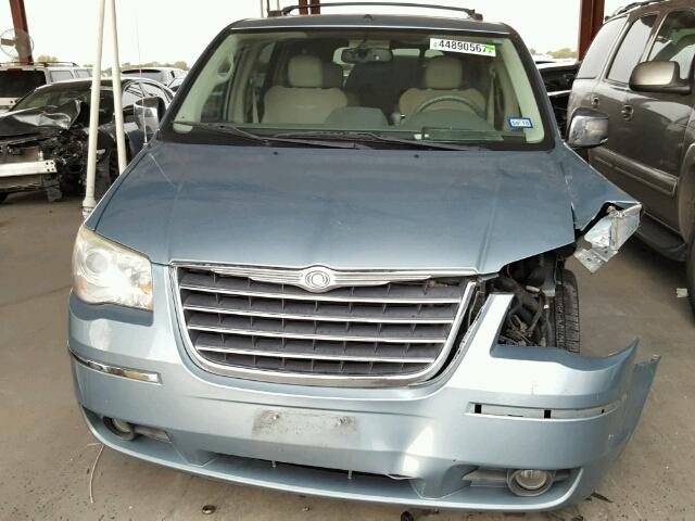 2A8HR64X38R689674 - 2008 CHRYSLER TOWN & COU BLUE photo 9