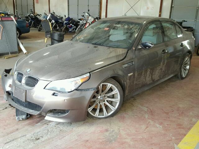 WBSNB93576B584446 - 2006 BMW M5 BROWN photo 2