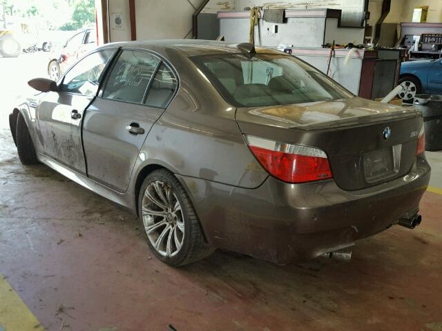 WBSNB93576B584446 - 2006 BMW M5 BROWN photo 3