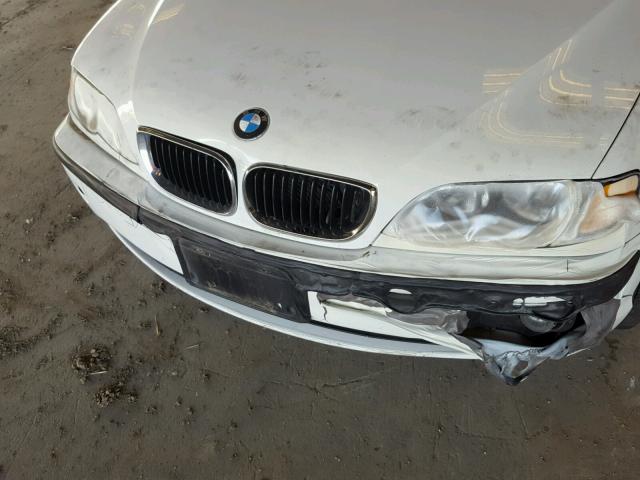 WBAAZ33463PH33949 - 2003 BMW 325 I WHITE photo 9