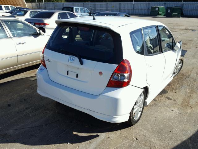 JHMGD38687S051708 - 2007 HONDA FIT WHITE photo 4