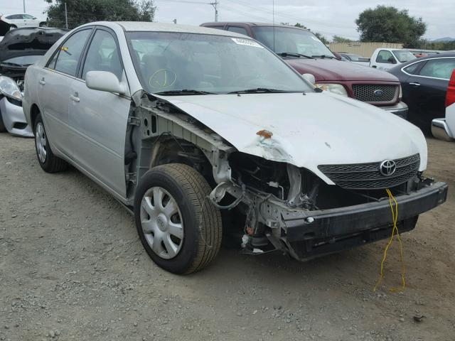 4T1BE32K22U085070 - 2002 TOYOTA CAMRY LE ვერცხლისფერი ფოტო 1