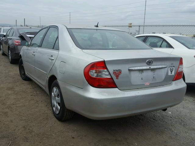 4T1BE32K22U085070 - 2002 TOYOTA CAMRY LE SILVER photo 3