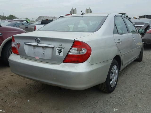 4T1BE32K22U085070 - 2002 TOYOTA CAMRY LE ვერცხლისფერი ფოტო 4