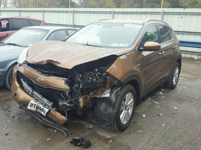 KNDPMCAC3H7270405 - 2017 KIA SPORTAGE L BROWN photo 2